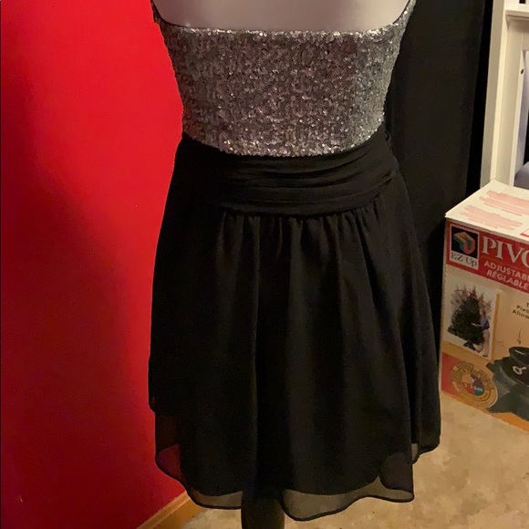 Sequin dress PERFECT FOR NYE - Picture 2 of 3